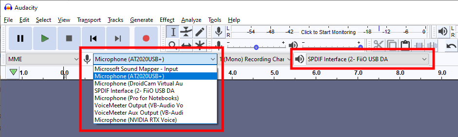 Ein Screenshot, der die Dropdown-Listen zur Auswahl der Audacity Eingabe- und Ausgabegeräte zeigt.